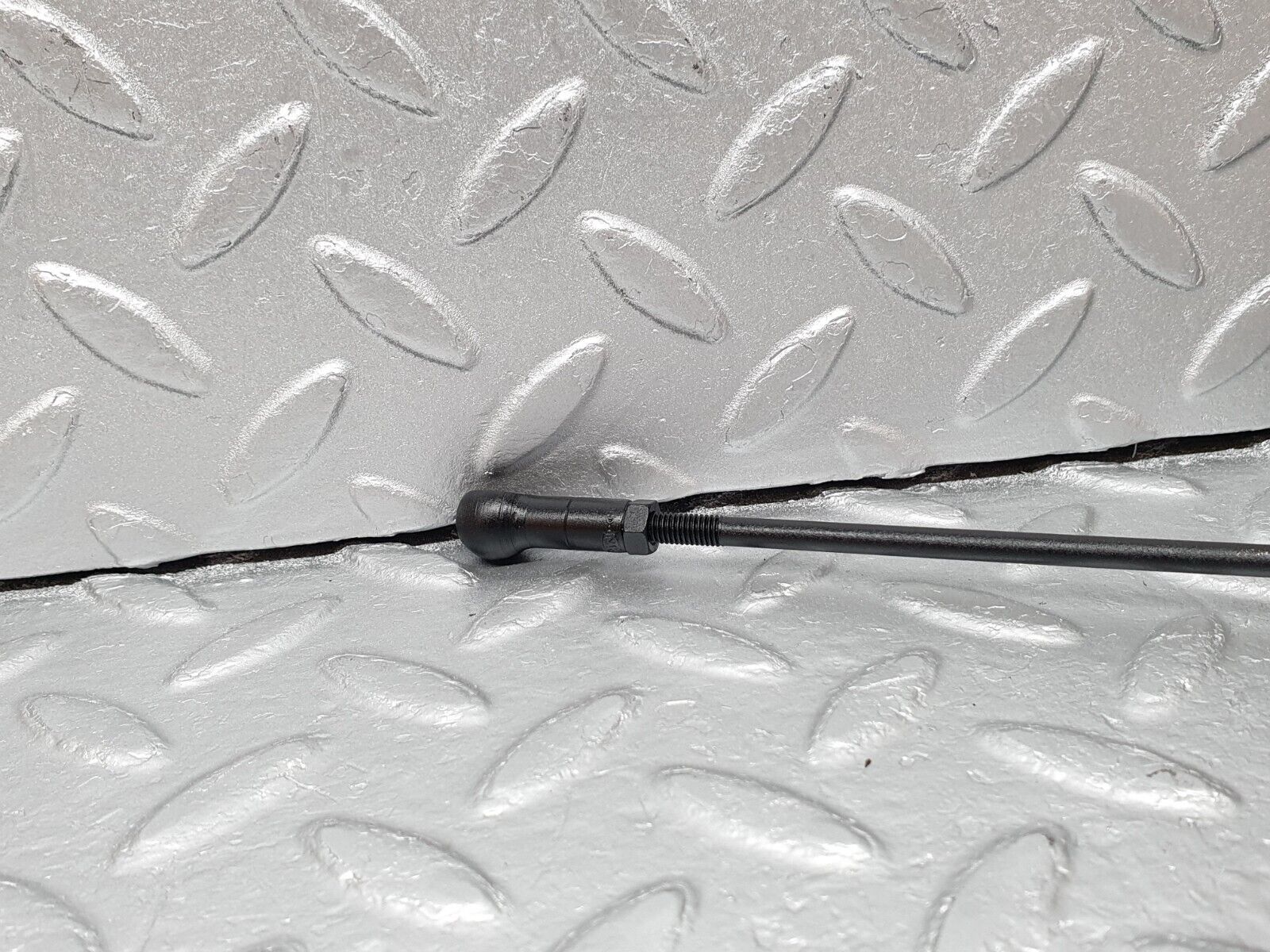 40832 Mercedes-Benz W123 300D Throttle Linkage