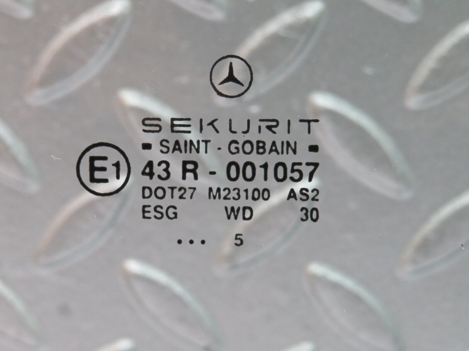 33263 Mercedes-Benz W202 C180 Rear Left Door Window Glass