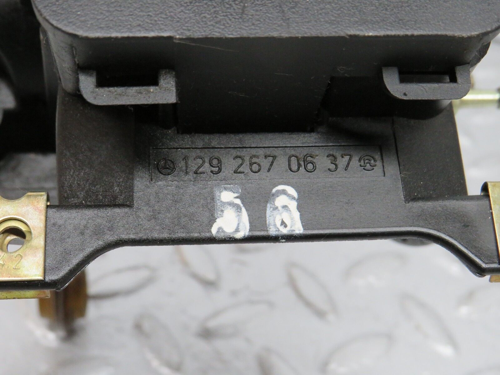 39398 Mercedes-Benz R129 320SL Coupe Automatic Gear Selector 1292670637 2012670480