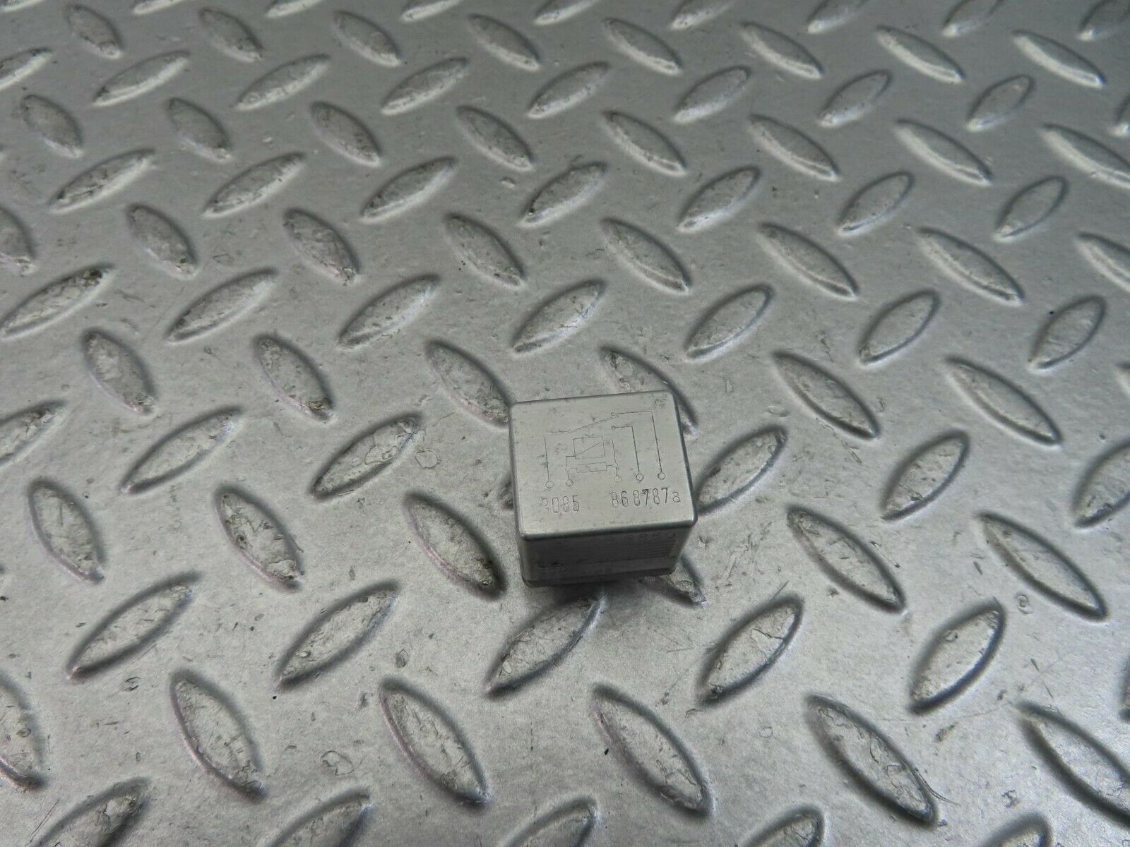 9426 Mercedes-Benz C124 300CE Coupe Multi Purpose Relay 0015420219