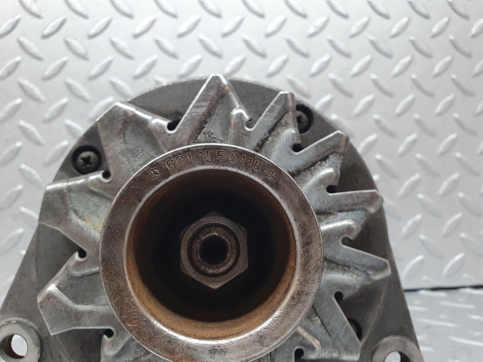 41445 Mercedes-Benz W124 200E Alternator Generator Bosch 0120489323 6011550115