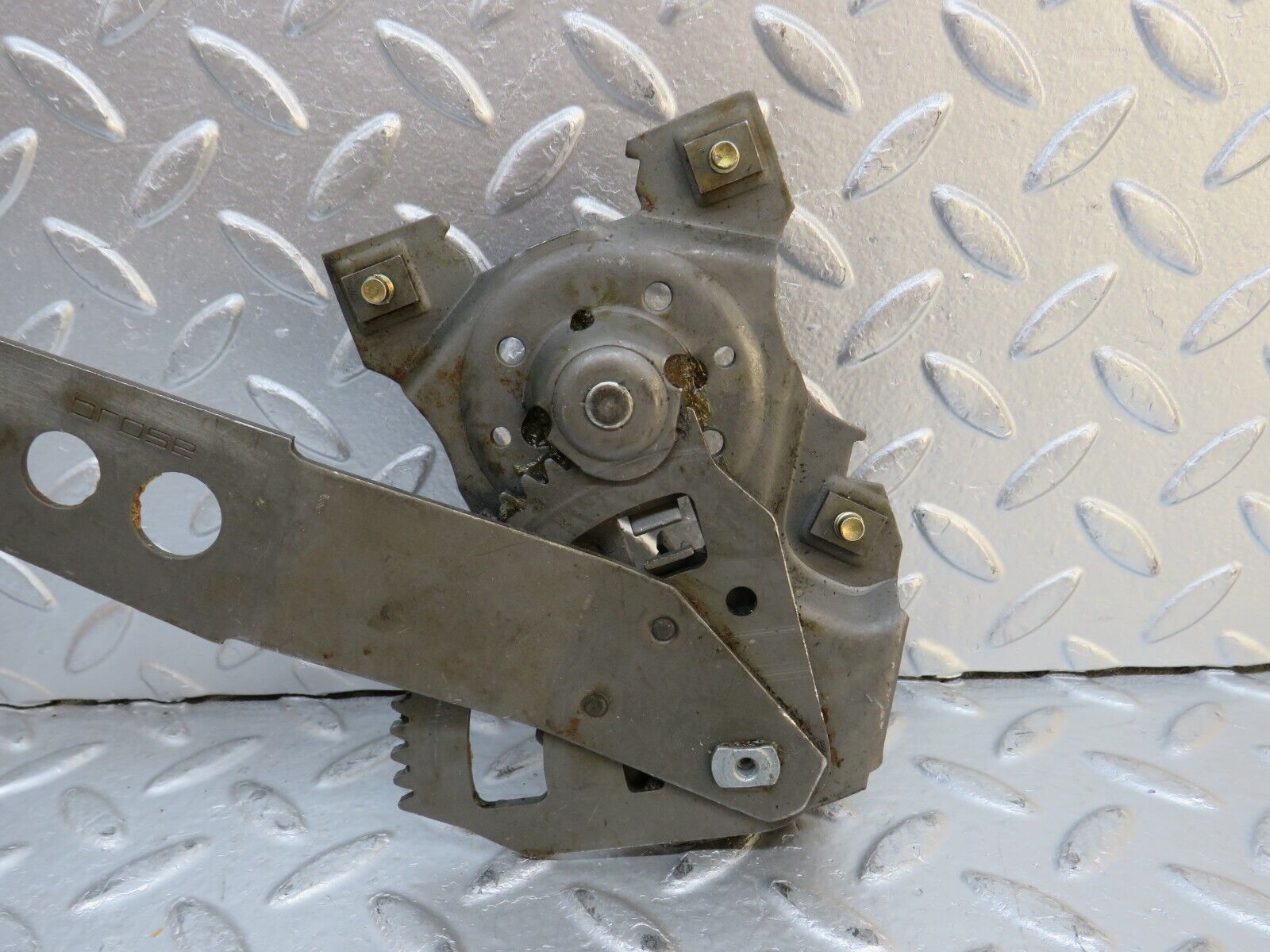 0445 Mercedes-Benz W123 230E Rear Right Window Manual Regulator