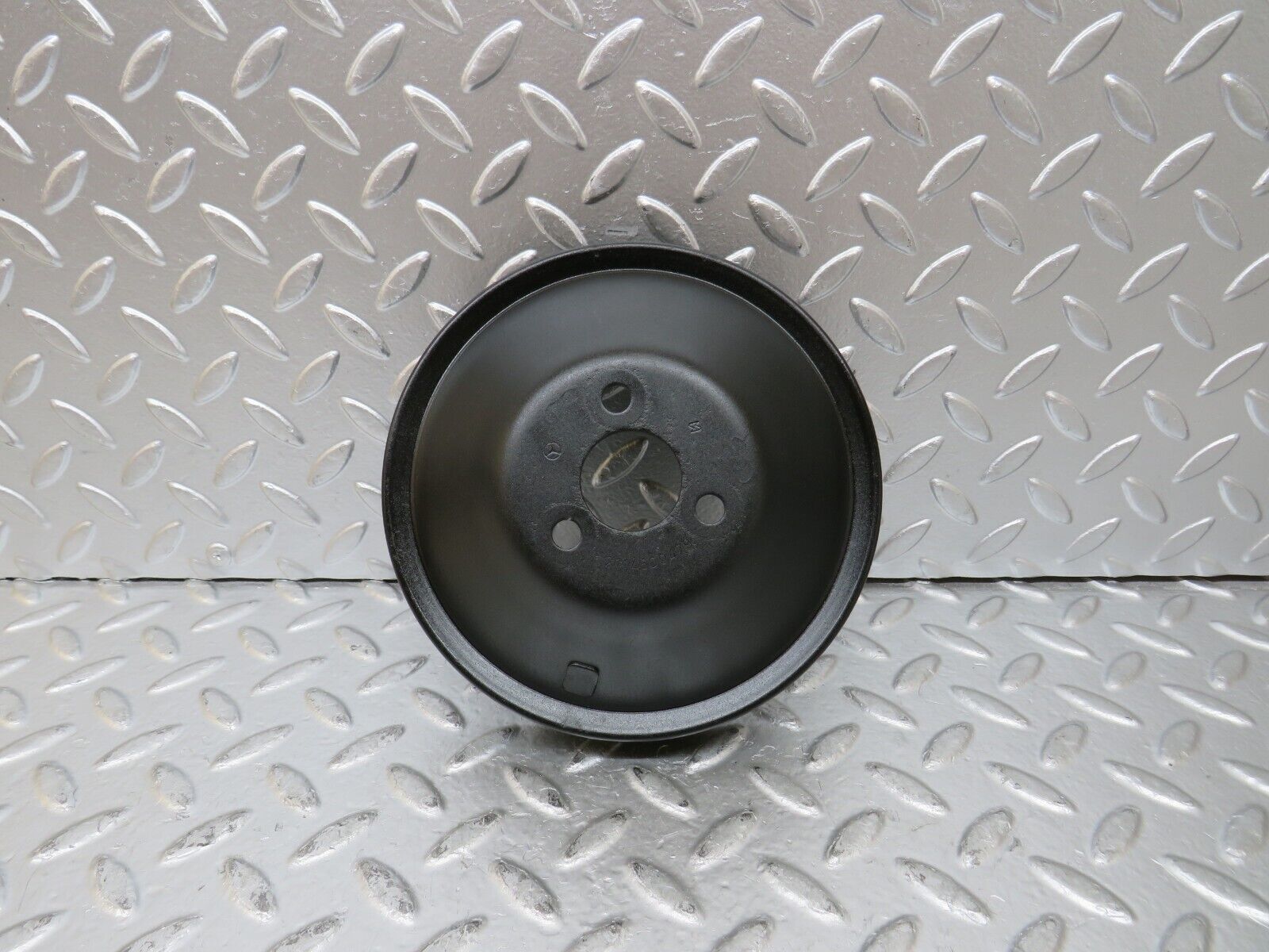 25372 Mercedes-Benz W201 190D Steering Pump Pulley 2014600479