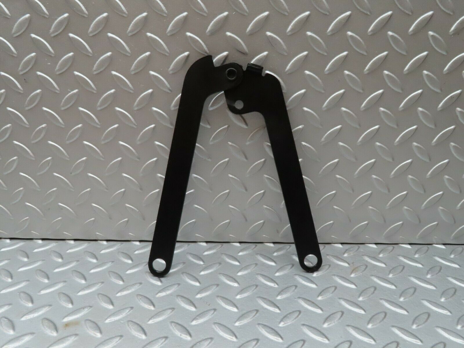 4712 Mercedes-Benz W114 280CE Coupe Left Bonnet Hinge