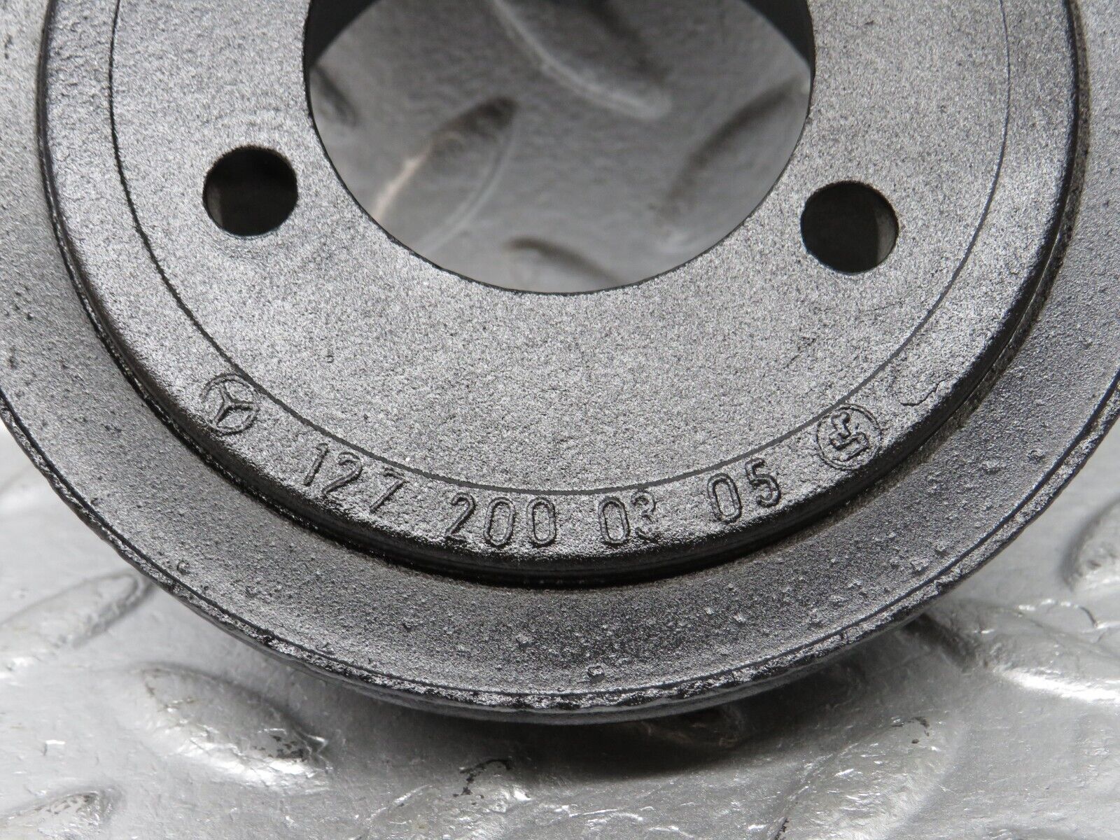 40412 Mercedes-Benz W110 230 Crankshaft Damper Pulley 1272000305