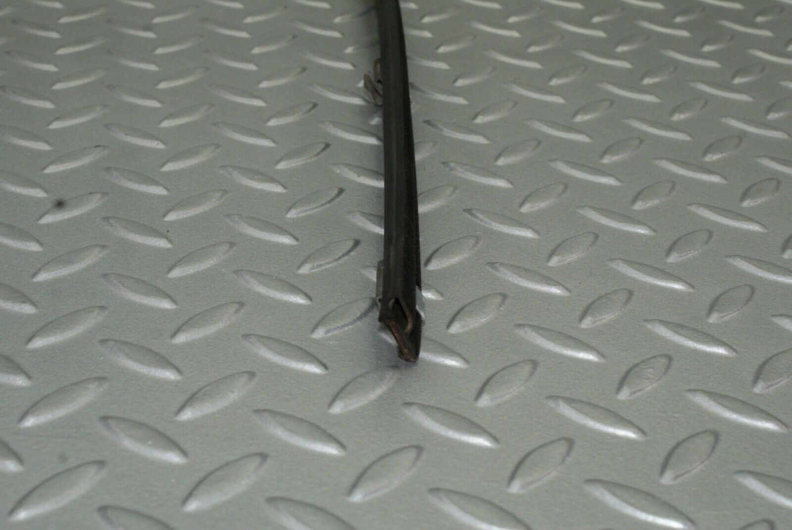 2650 Mercedes-Benz W116 350SE Glass Seal Trim Rubber Rear Right