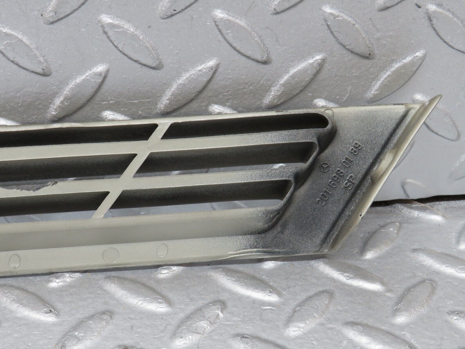 36500 Mercedes-Benz W201 190E 2.0L C Pillar Exterior Cover Left Side 2016980189