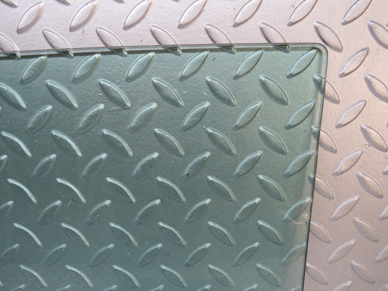 37515 Mercedes-Benz W109 300SEL Front Right Door Window Glass