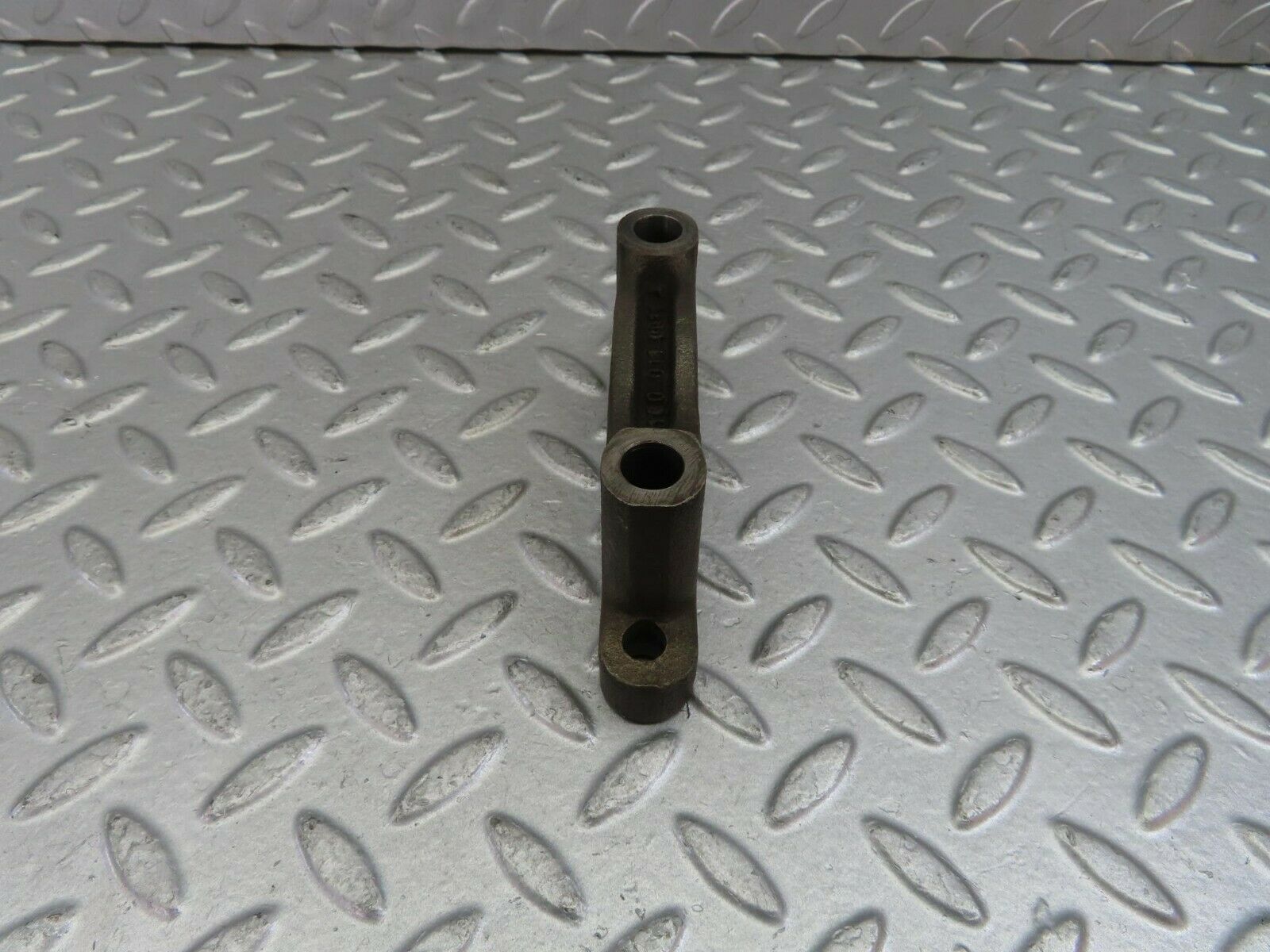 10219 Mercedes-Benz W111 220SE Crankshaft Bearing Holder Block 1800110011