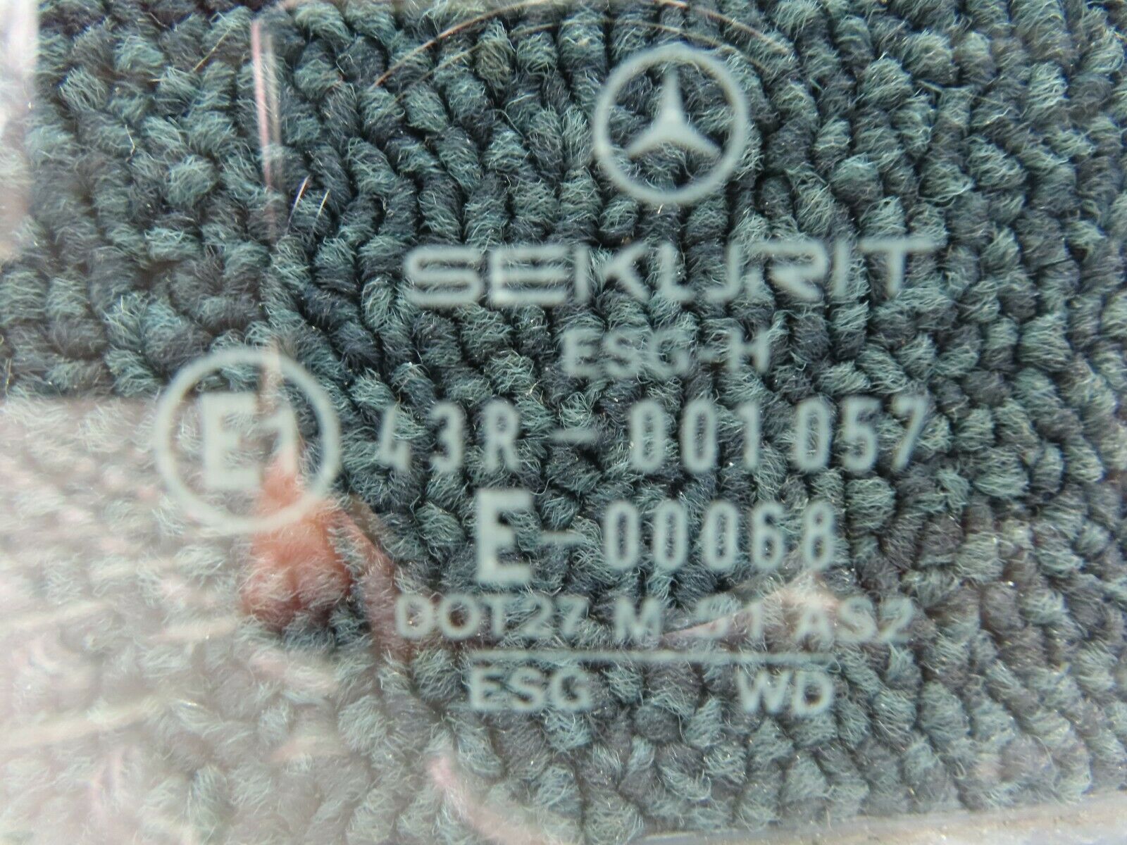 7695 Mercedes-Benz S123 230TE Wagon Rear Right Window Glass