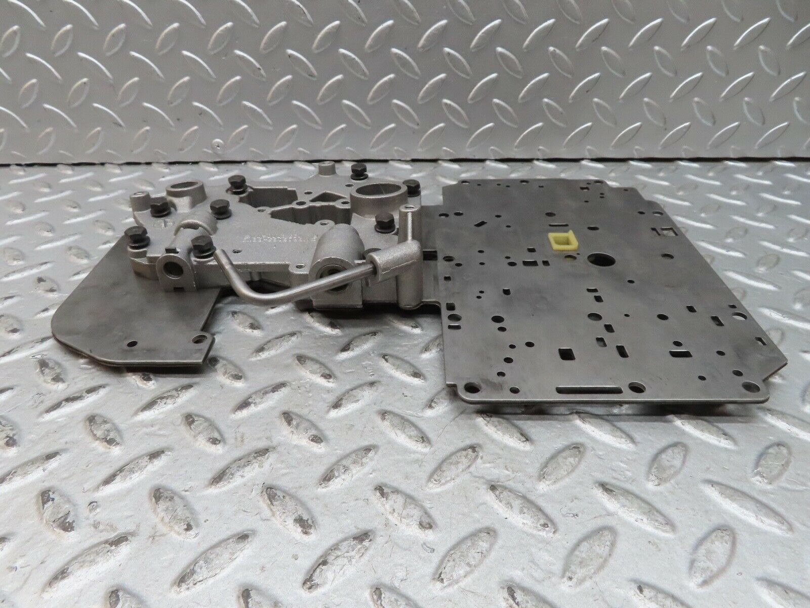 17848 Mercedes-Benz W123 230E Automatic Transmission Valve Body 1232770403