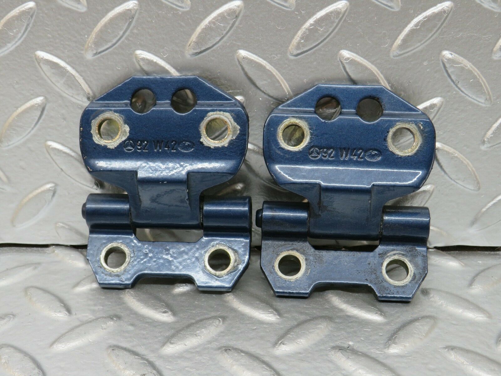 24395 Mercedes-Benz S124 220TE Wagon Door Hinge Left Side