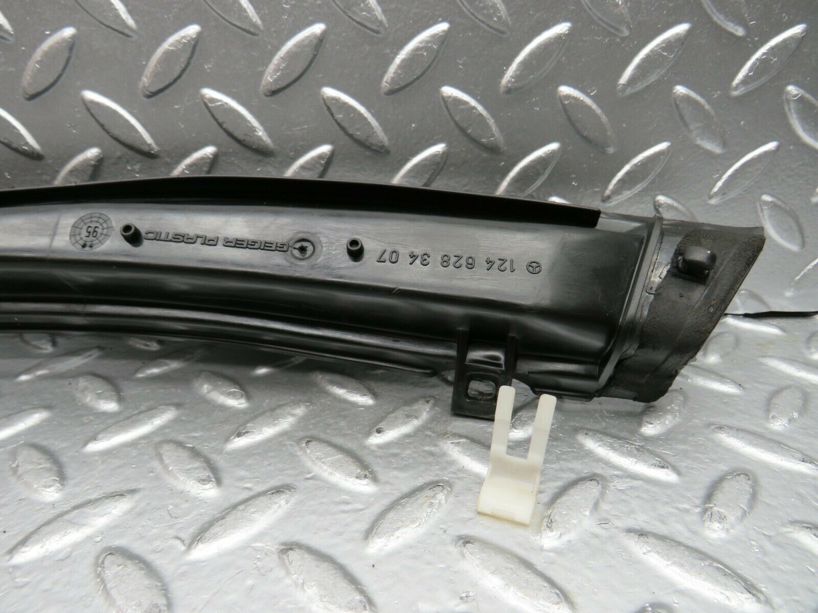 22455 Mercedes-Benz C124 E220 Coupe Water Drain 1246283407