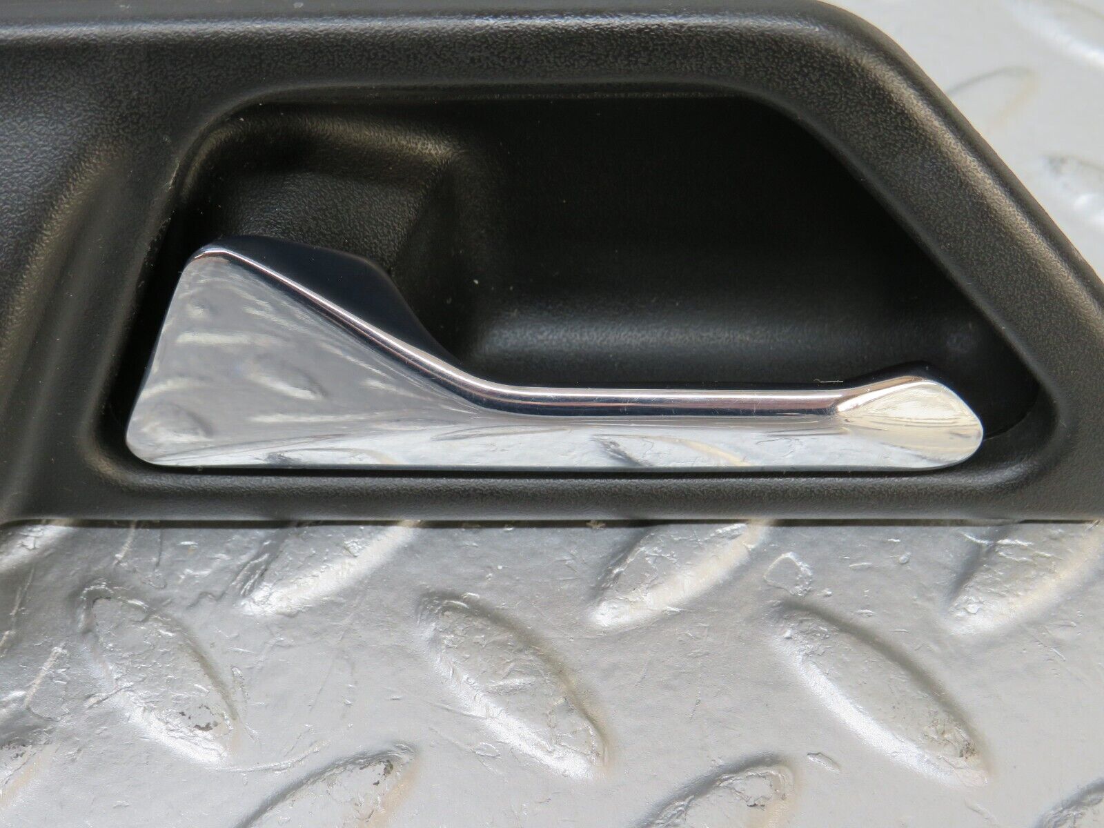 33907 Mercedes-Benz W124 260E Interior Door Handle Front Left 1247600161