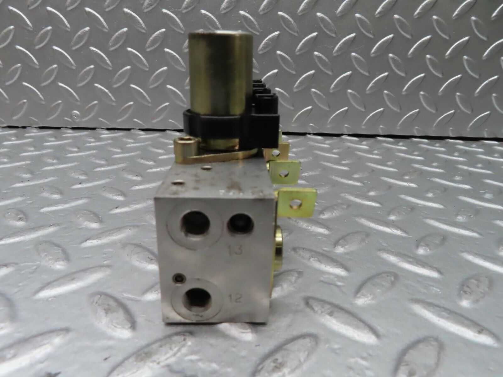 19855 Mercedes-Benz R129 300SL Coupe Soft Top Hydraulic Valve Block 1298001778