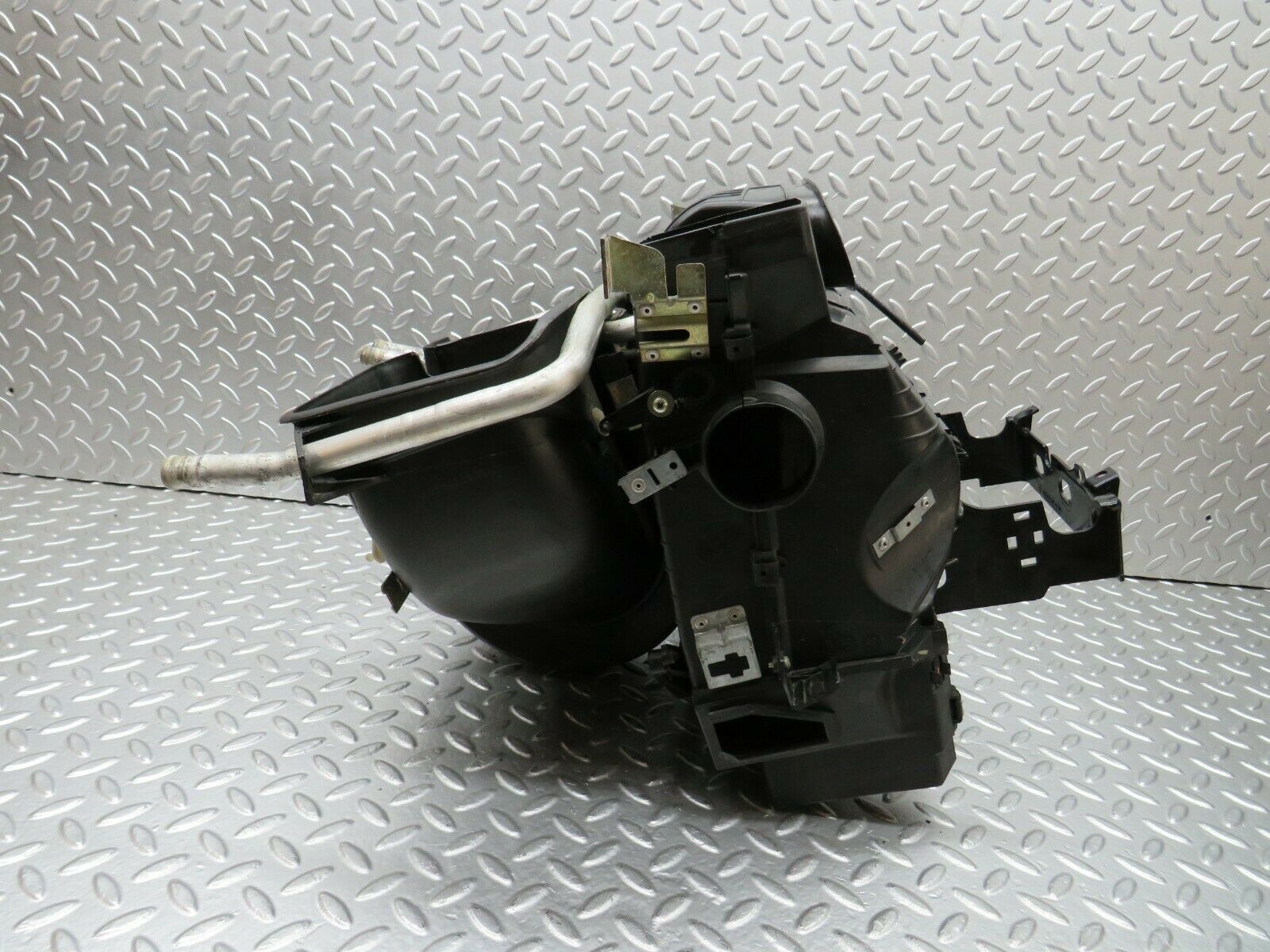 24136 Mercedes-Benz W123 280E Heater Box Blower Housing 0130062800