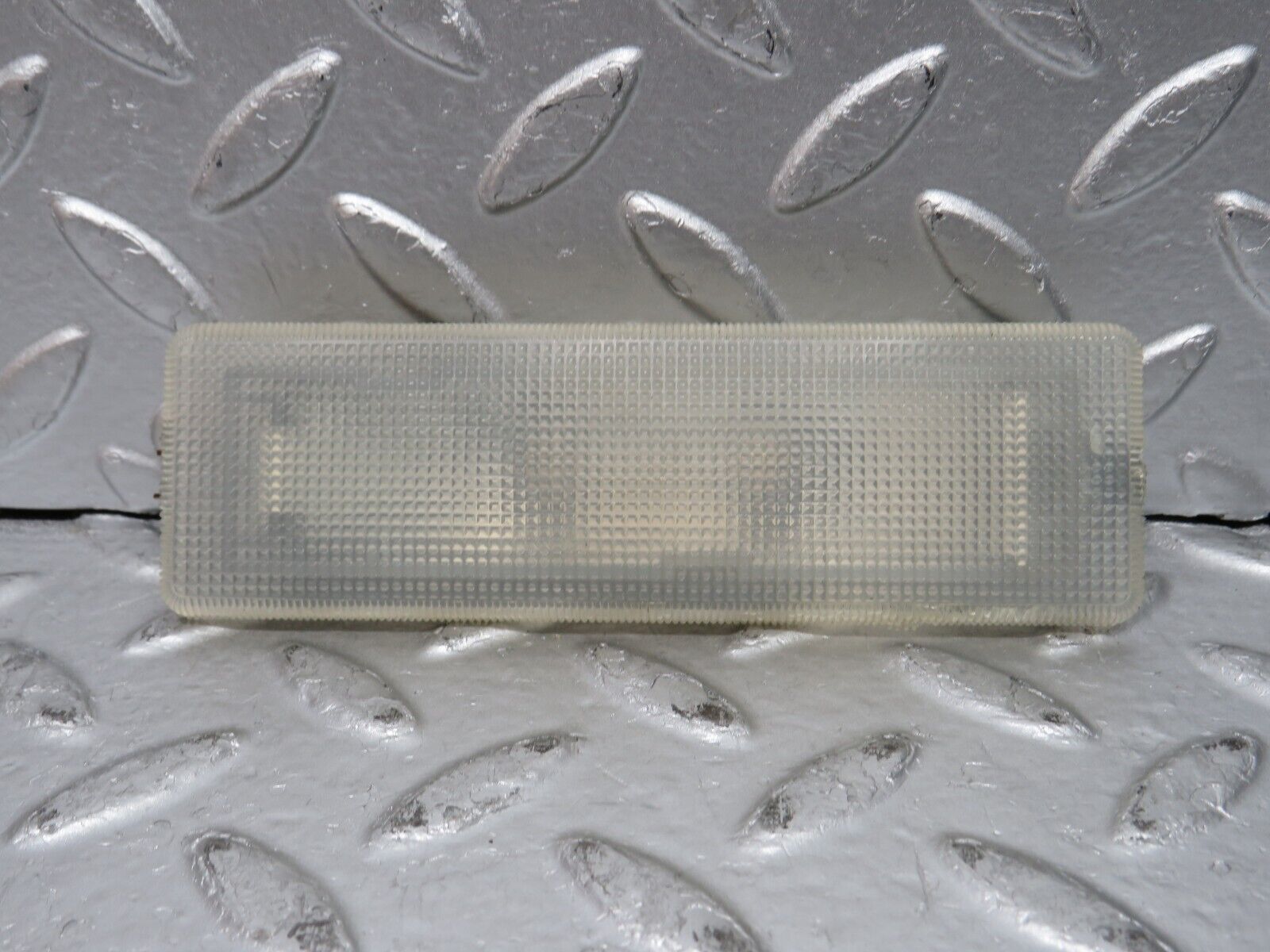 32396 Mercedes-Benz S124 300TE Wagon Rear Interior Dome Light 0018200601