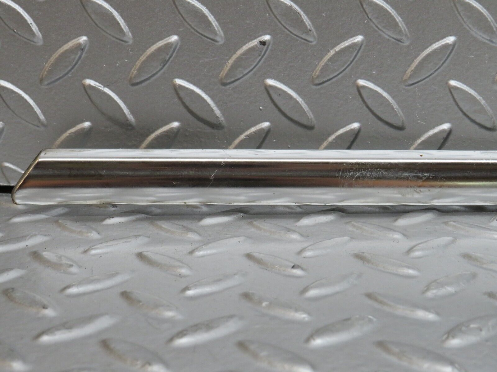 28231 Mercedes-Benz S123 240D Wagon Rear Right Window Chrome Moulding Trim