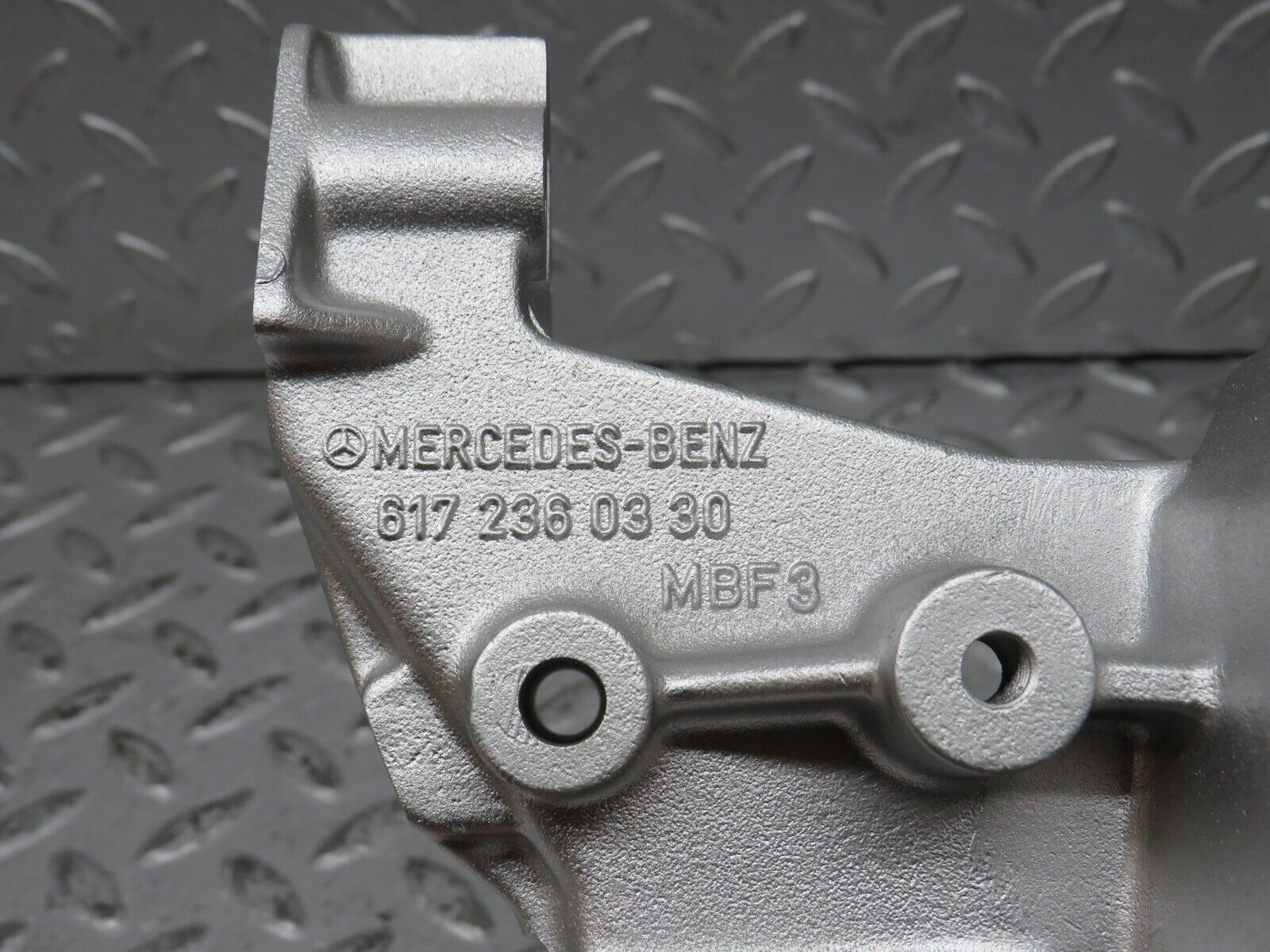 32911 Mercedes-Benz W123 300D Power Steering Pump Bracket 6172360330