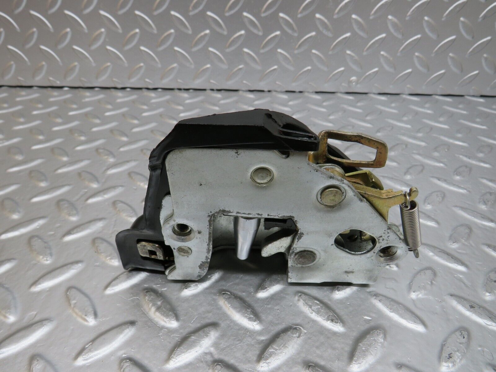 25459 Mercedes-Benz W123 200 Rear Right Door Lock Mechanism 1237230208