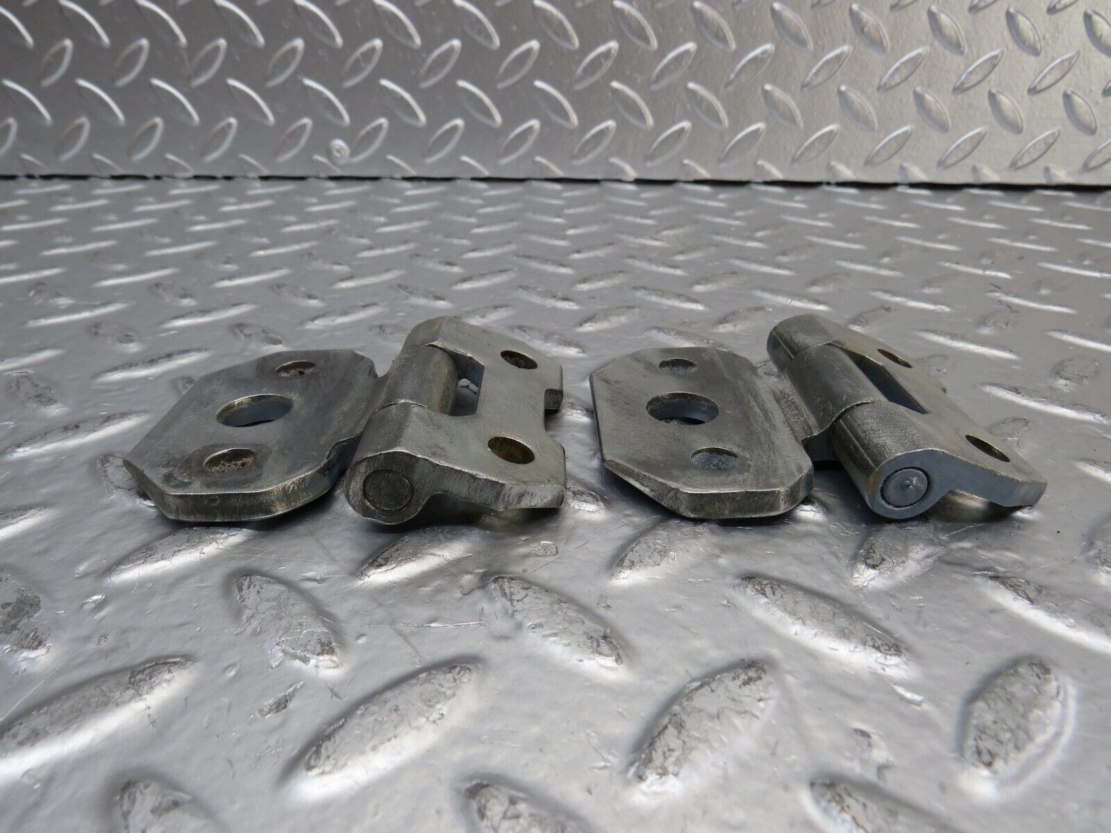 25299 Mercedes-Benz W201 190D Door Hinge Left