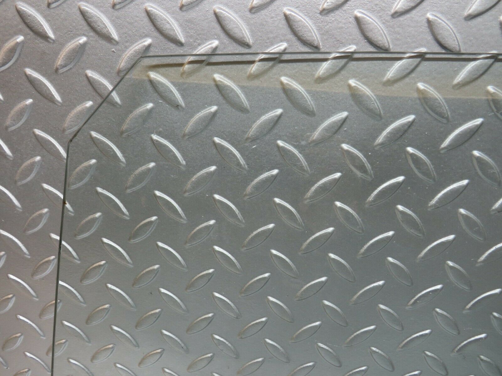 24588 Mercedes-Benz W108 Door Window Glass Front Left