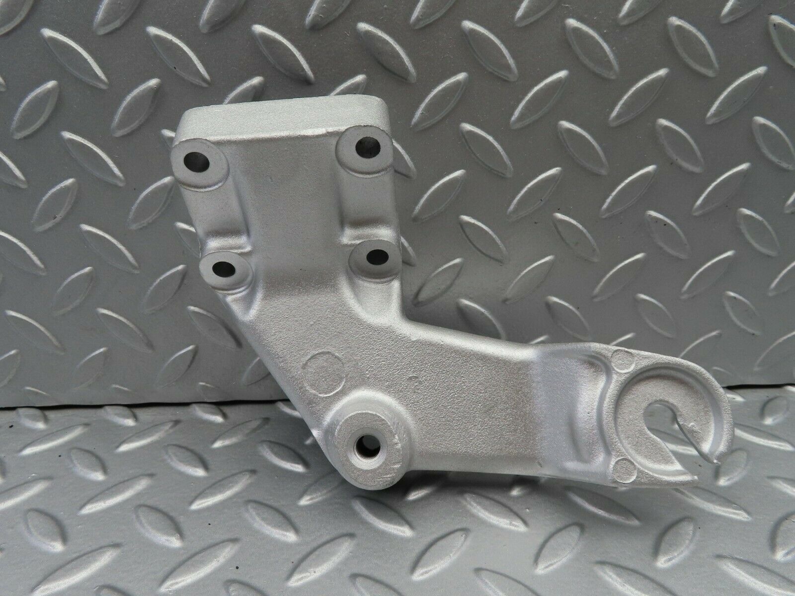 6391 Mercedes-Benz W126 380SE Engine Mount Bracket Right Side 1162235004