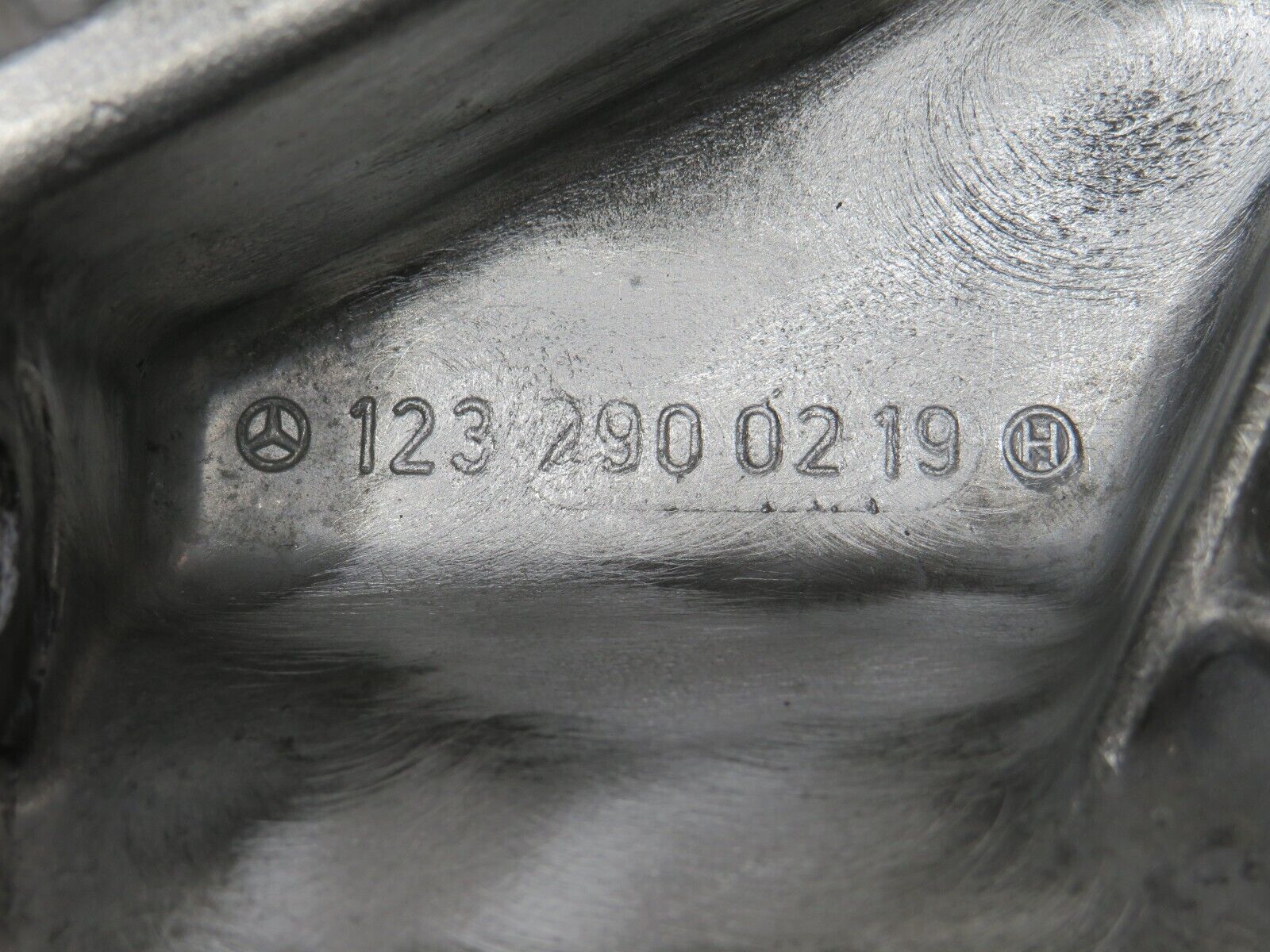 28595 Mercedes-Benz W123 230E Brake Pedal Bracket 1232900219