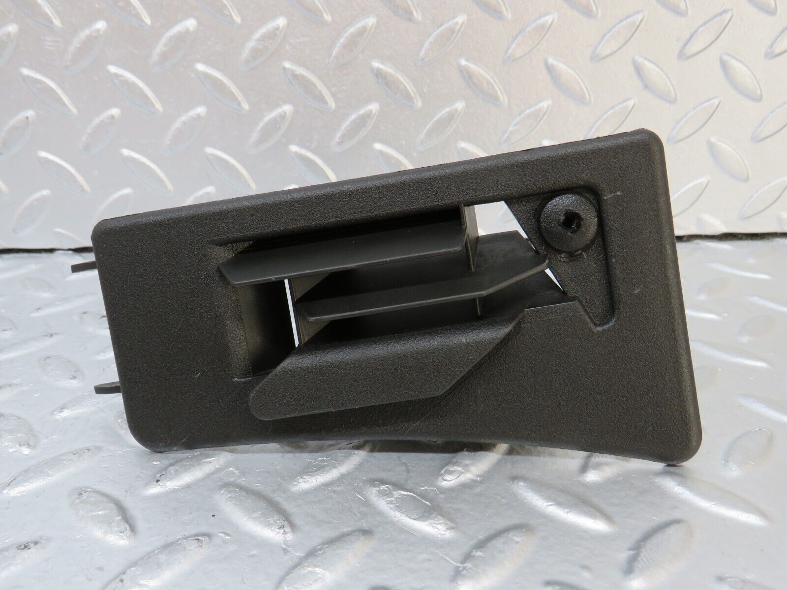 34999 Mercedes-Benz W210 320E Under Dash Air Vent Pair 2108300366 2108300466