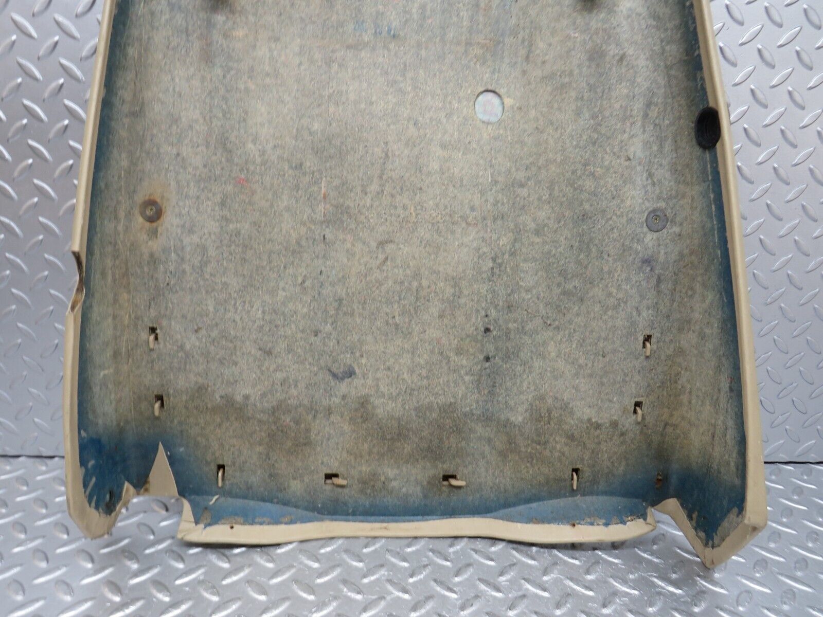 37069 Mercedes-Benz C126 420SEC Coupe Front Left Seat Rear Cover Beige