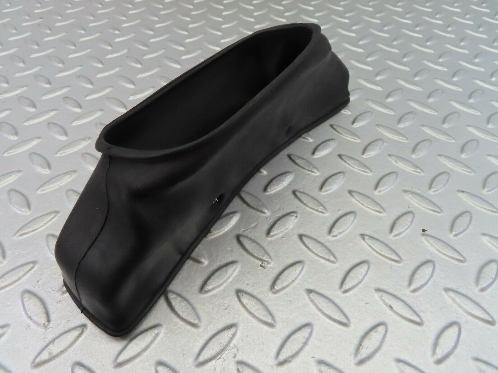 7459 Mercedes-Benz W116 450SE Heating Duct Rubber Ventilation 1168310088