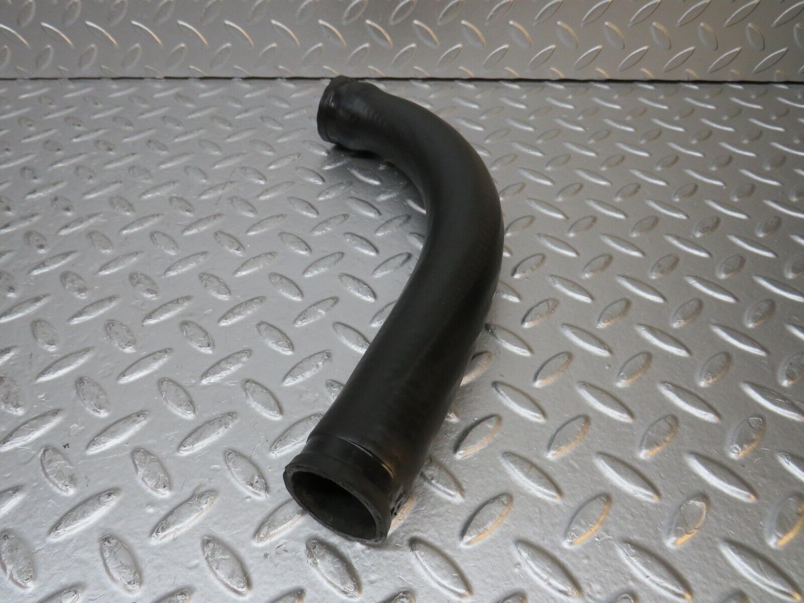 31212 Mercedes-Benz S124 220TE Wagon Radiator Hose 1245015882