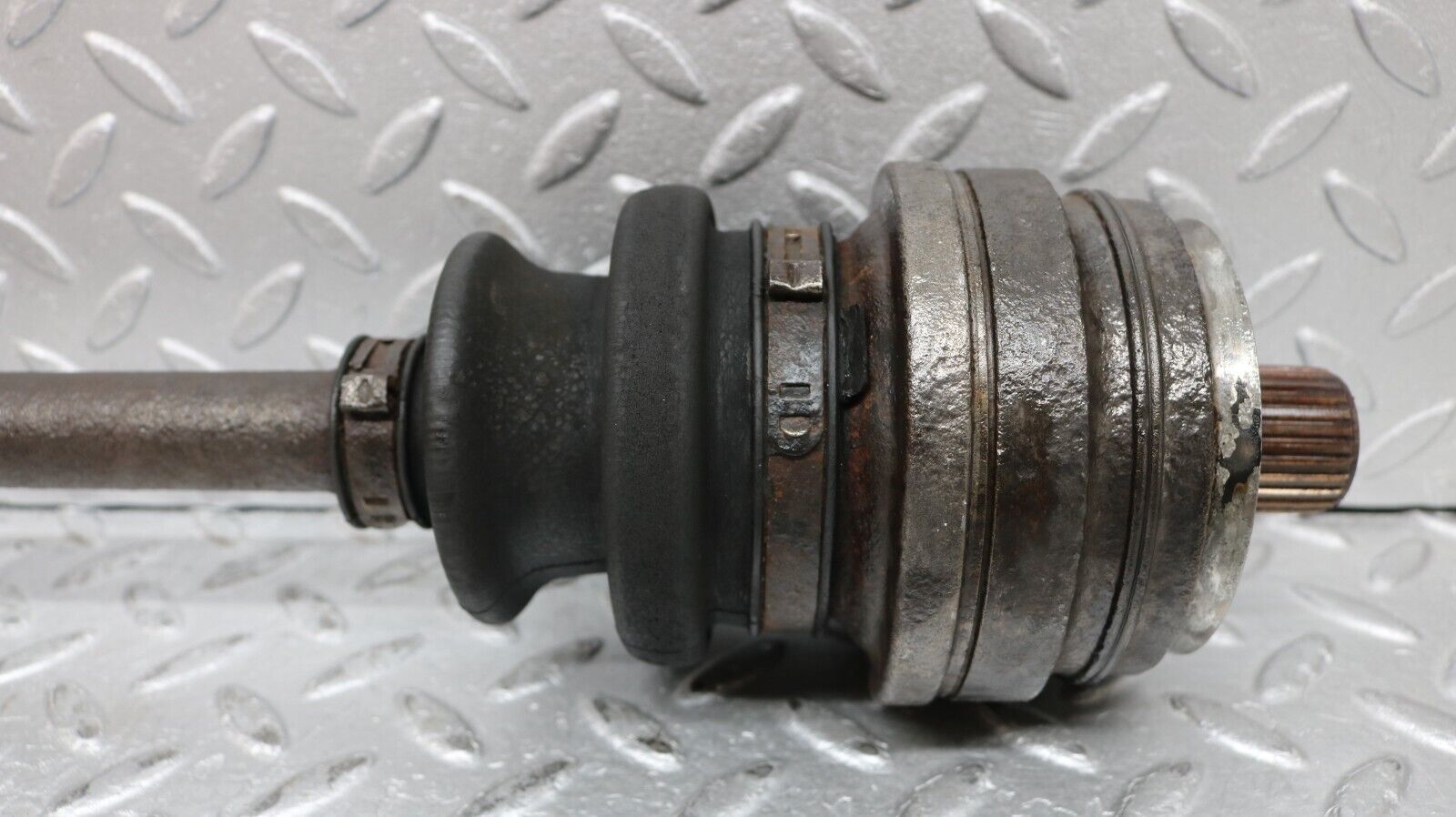 37177 Mercedes-Benz C126 420SEC Coupe Axle Shaft Drive Shaft