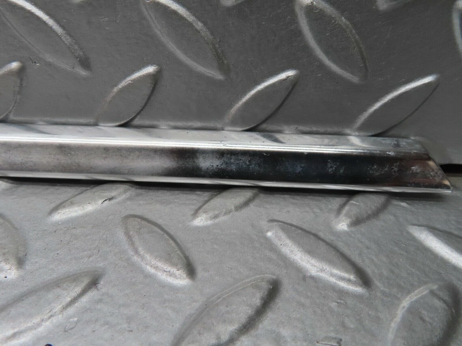 21038 Mercedes-Benz W123 230E Front Right Door Chrome Moulding Trim