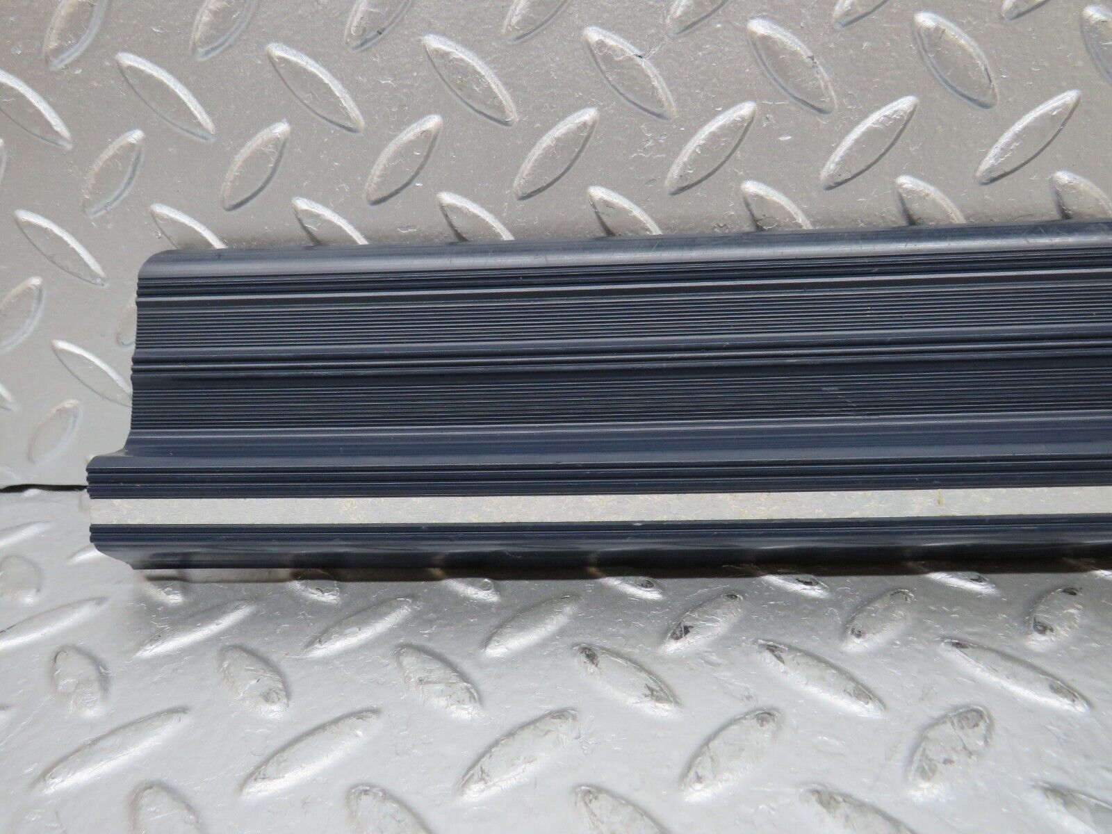 31960 Mercedes-Benz W123 230E Rear Right Door Sill Trim Blue