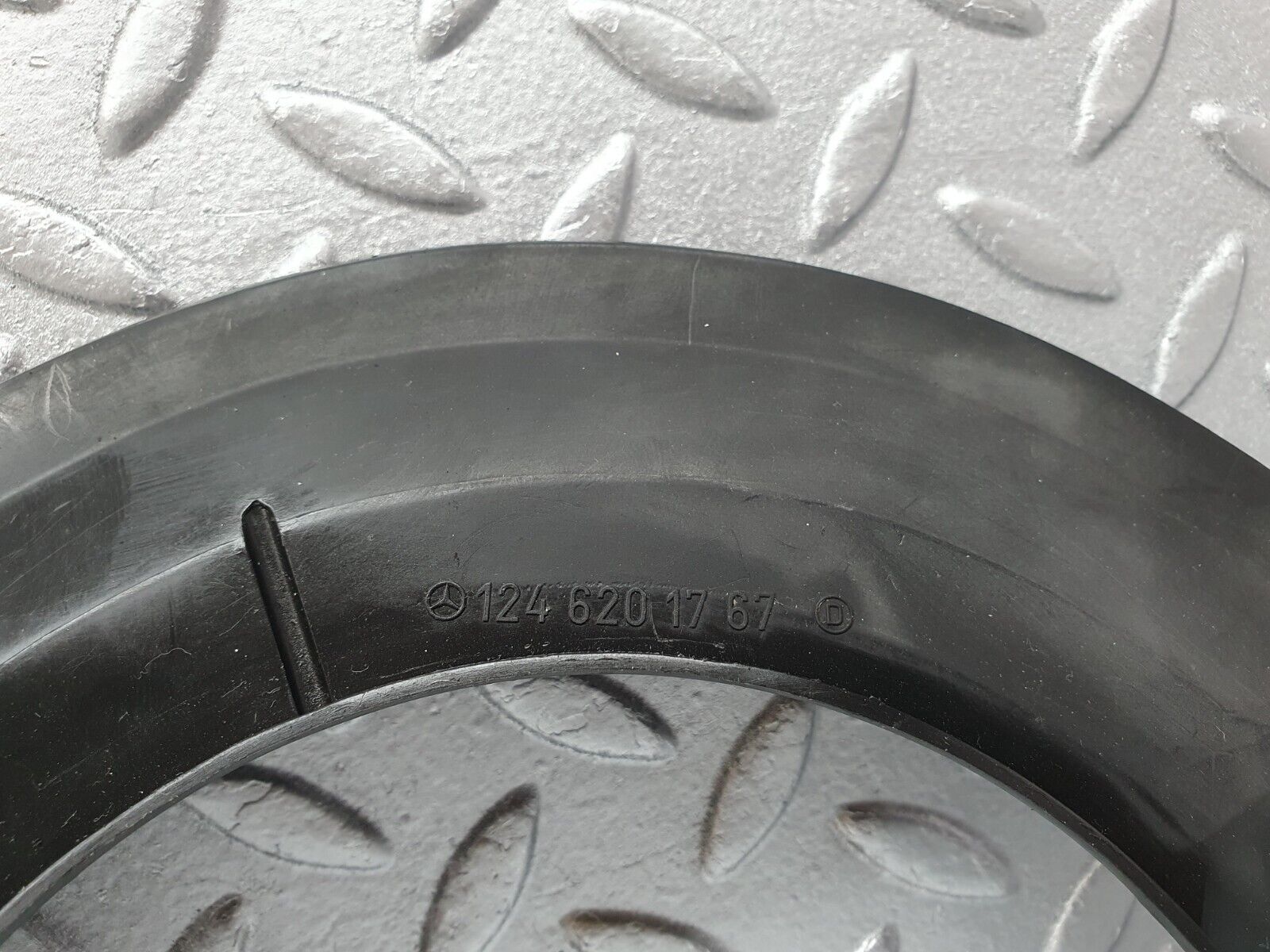 41462 Mercedes-Benz W124 200E Wiper Surround Trim Cover 1246201767