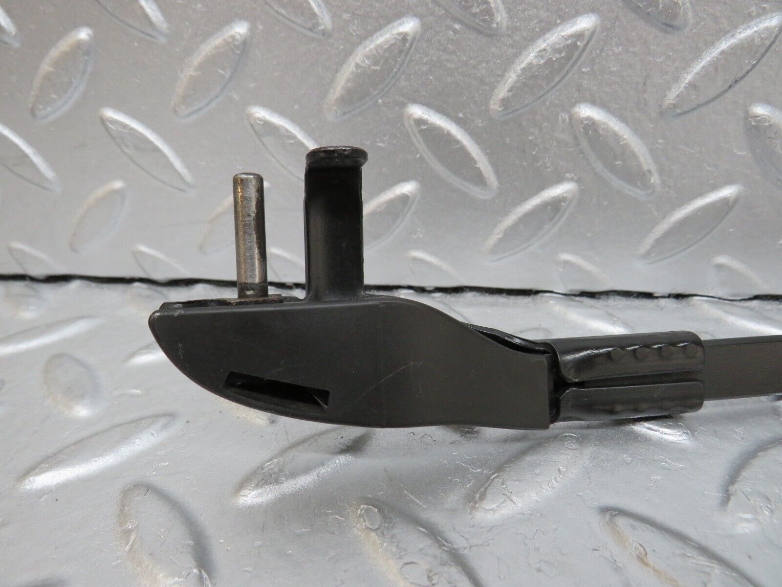 35265 Mercedes-Benz W221 Front Windscreen Wiper Arm Bosch