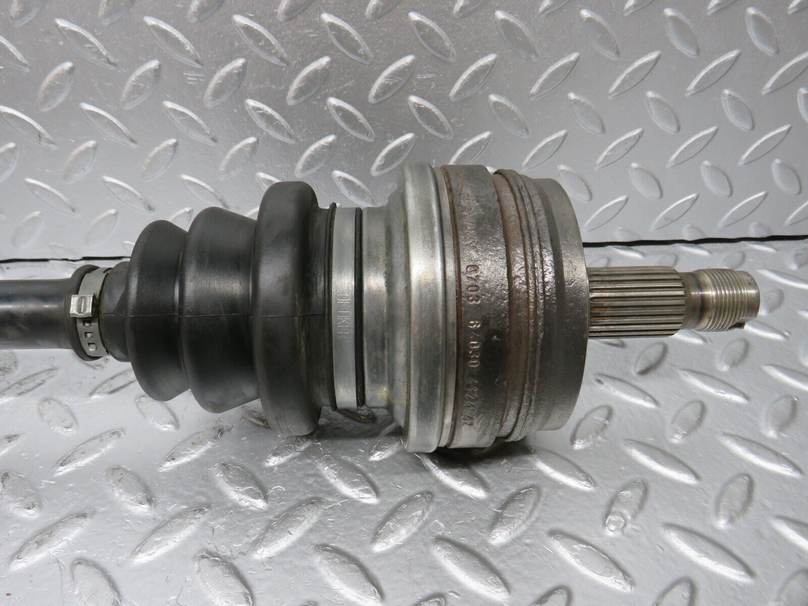 32674 Mercedes-Benz S124 300TE Wagon Axle Shaft Drive Shaft