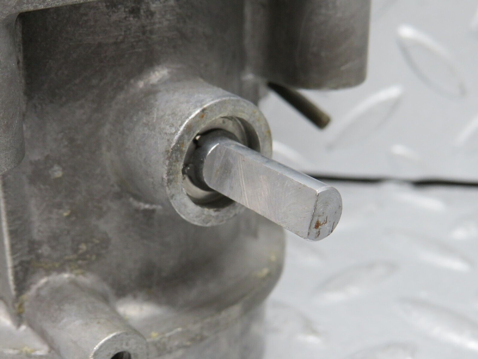 37575 Mercedes-Benz W109 300SEL Throttle Body Valve