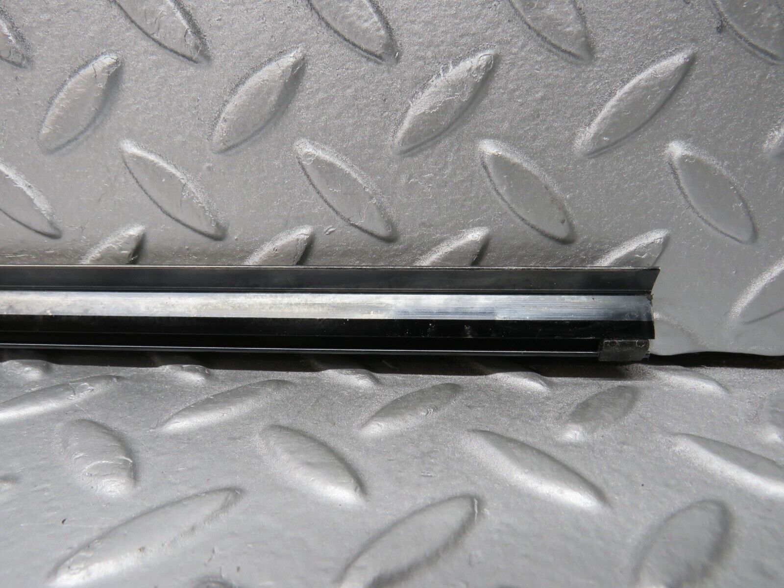 38524 Mercedes-Benz R129 280SL Coupe Left Door Window Moulding Trim