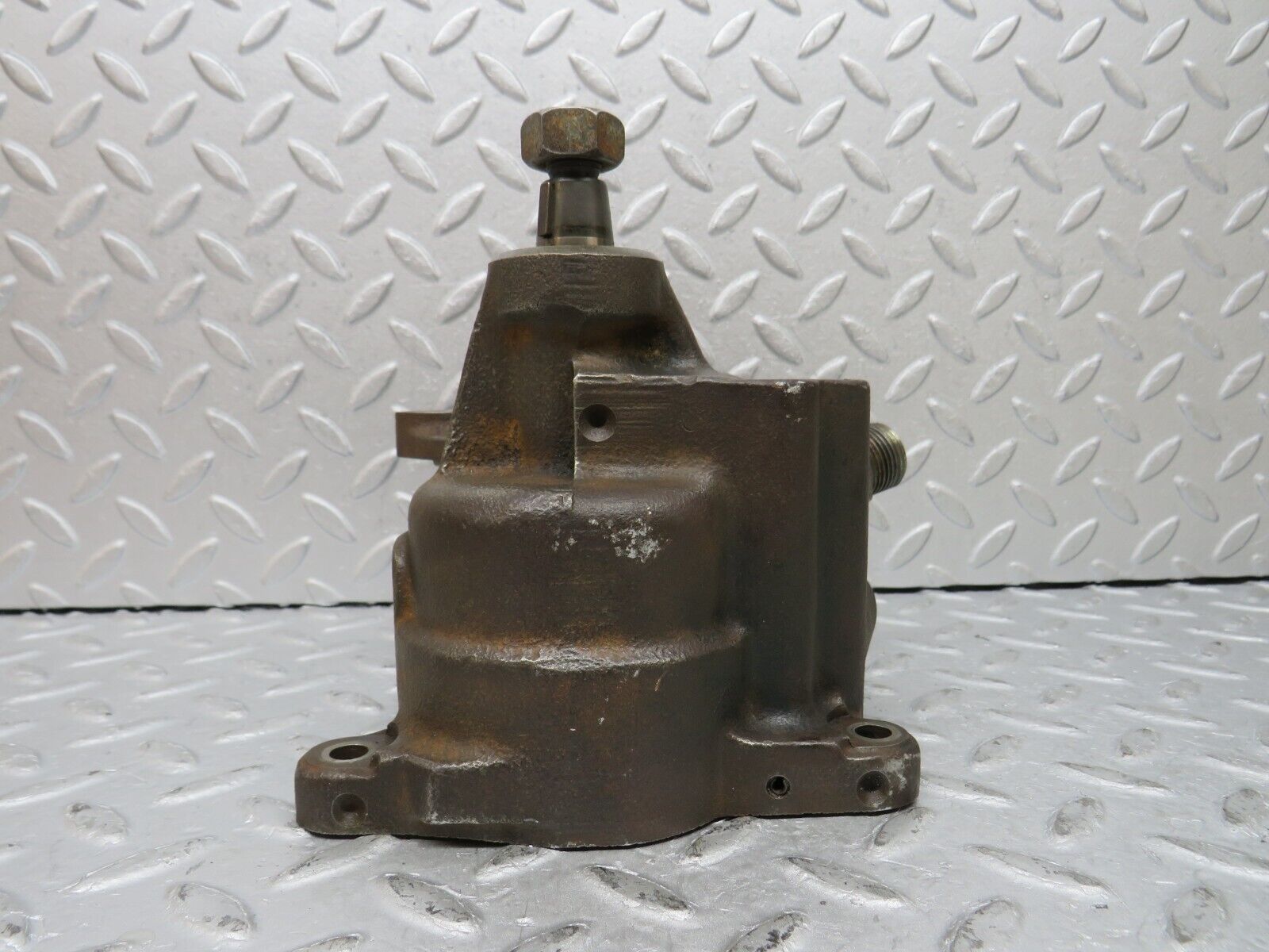 35923 Mercedes-Benz 240D OM616.912 Power Steering Pump
