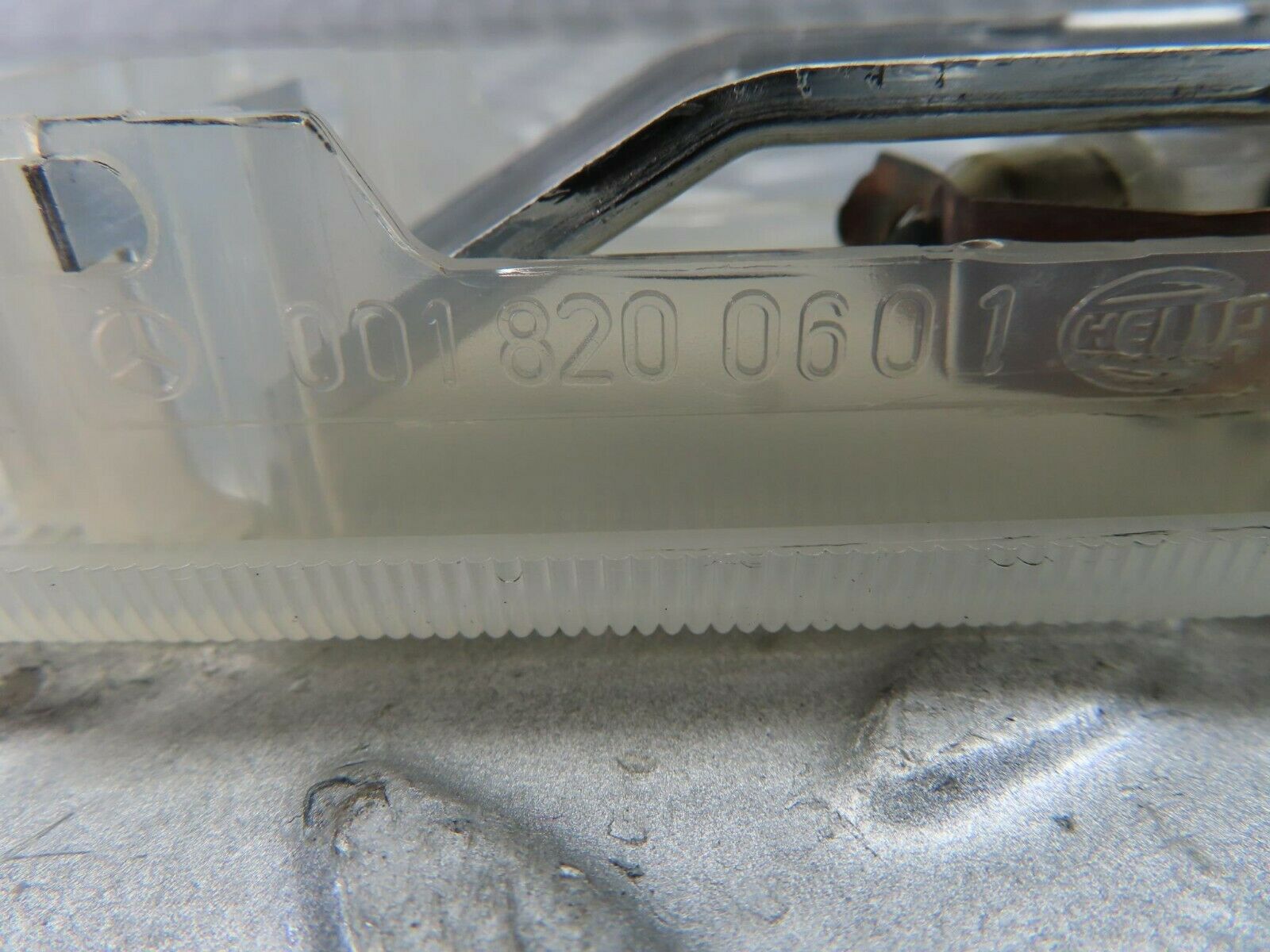 9730 Mercedes-Benz C124 300CE Coupe Rear Interior Dome Light 0018200601