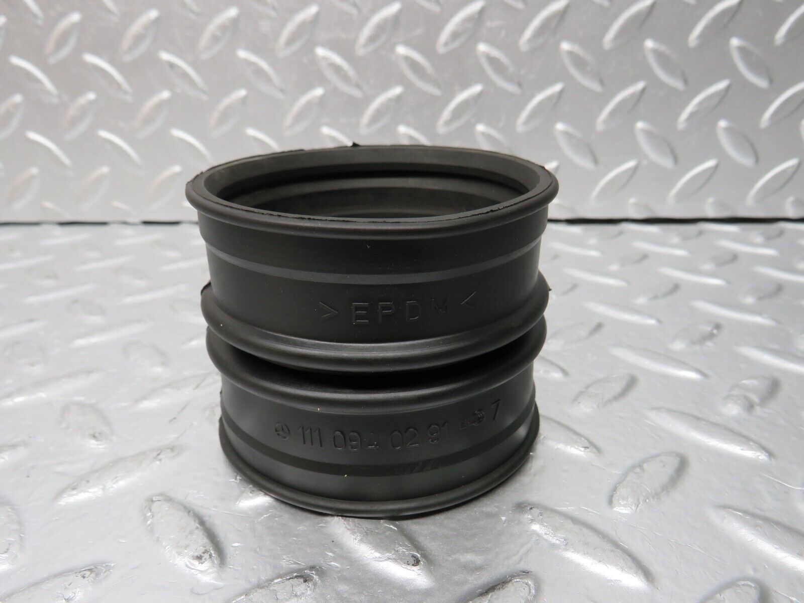 31242 Mercedes-Benz S124 220TE Wagon Air Intake Pipe 1110940291