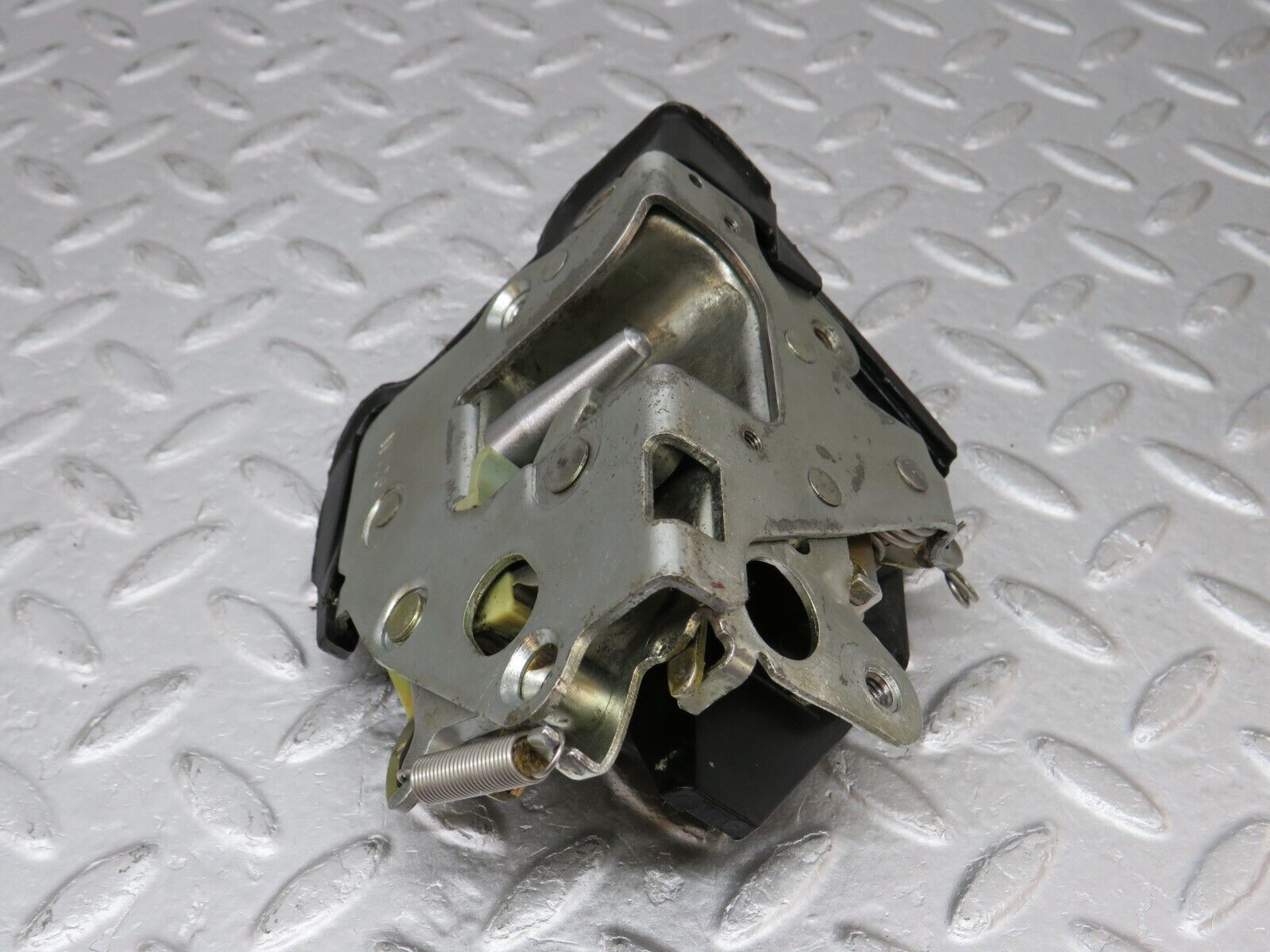 36044 Mercedes-Benz W126 420SE Rear Left Door Lock Mechanism 1237330108