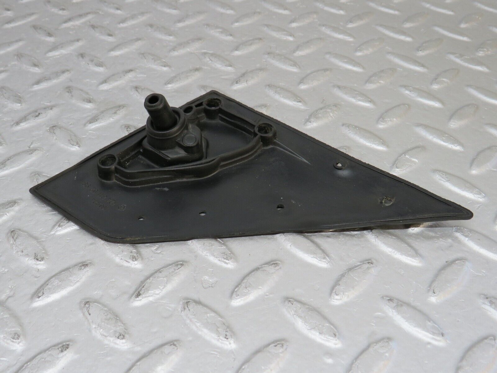 36738 Mercedes-Benz W201 190E 2.0L Wing Mirror Rubber Seal Right 1248110298