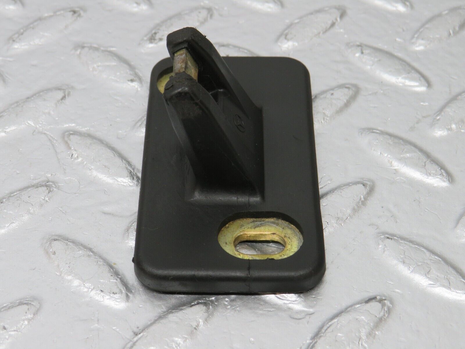 34078 Mercedes-Benz W124 260E Trunk Lock Latch