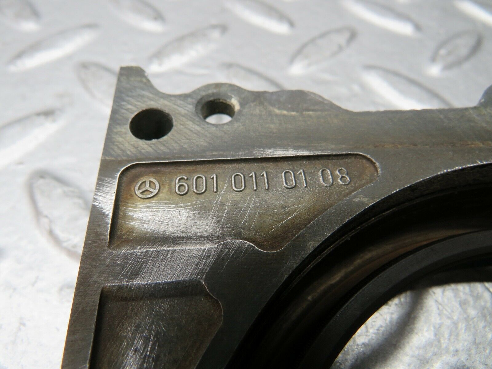 21729 Mercedes-Benz W126 300SE Crankshaft Rear Sealing Cover 6010110108