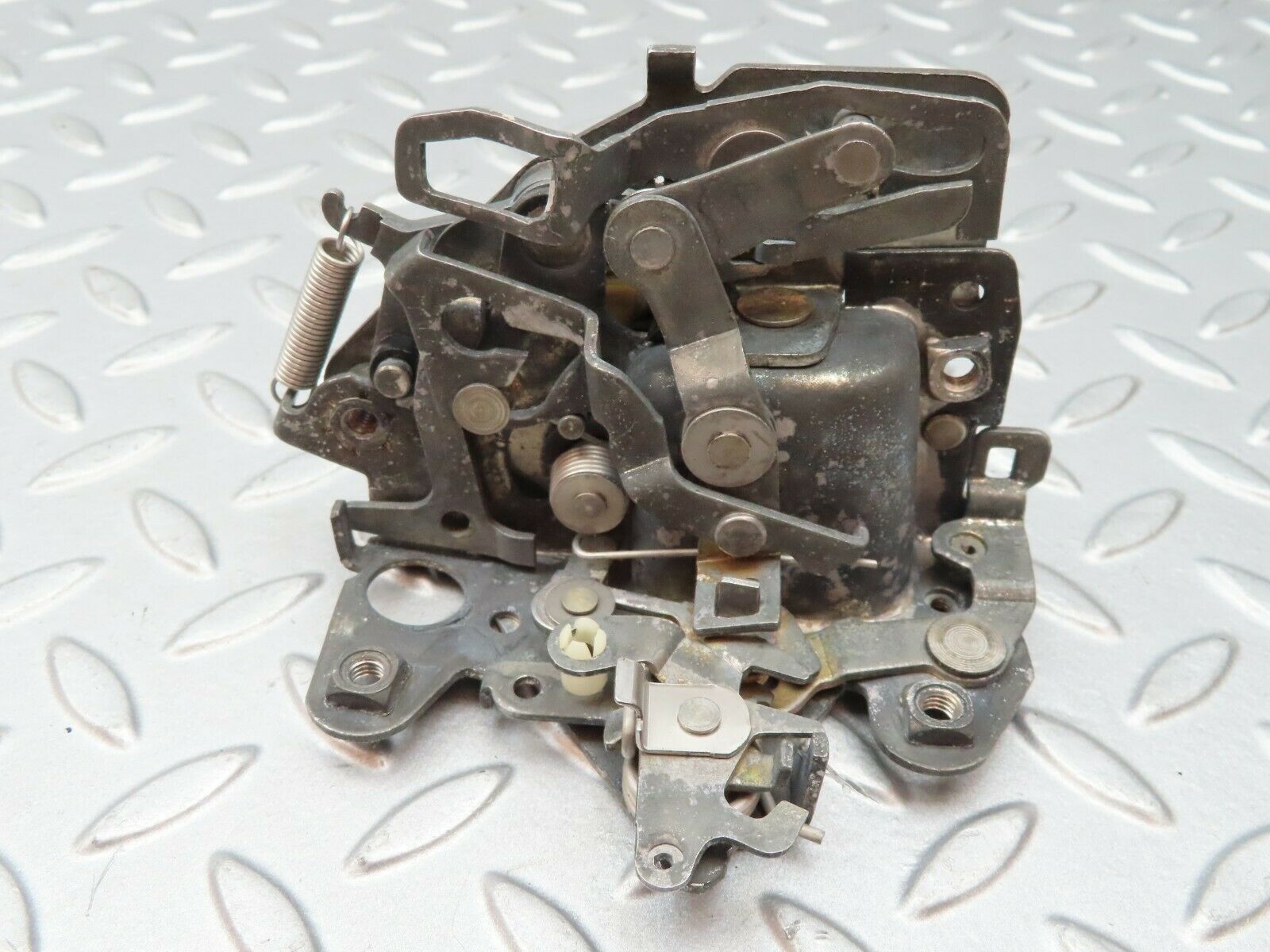 4315 Mercedes-Benz W123 230E Rear Right Door Lock Mechanism