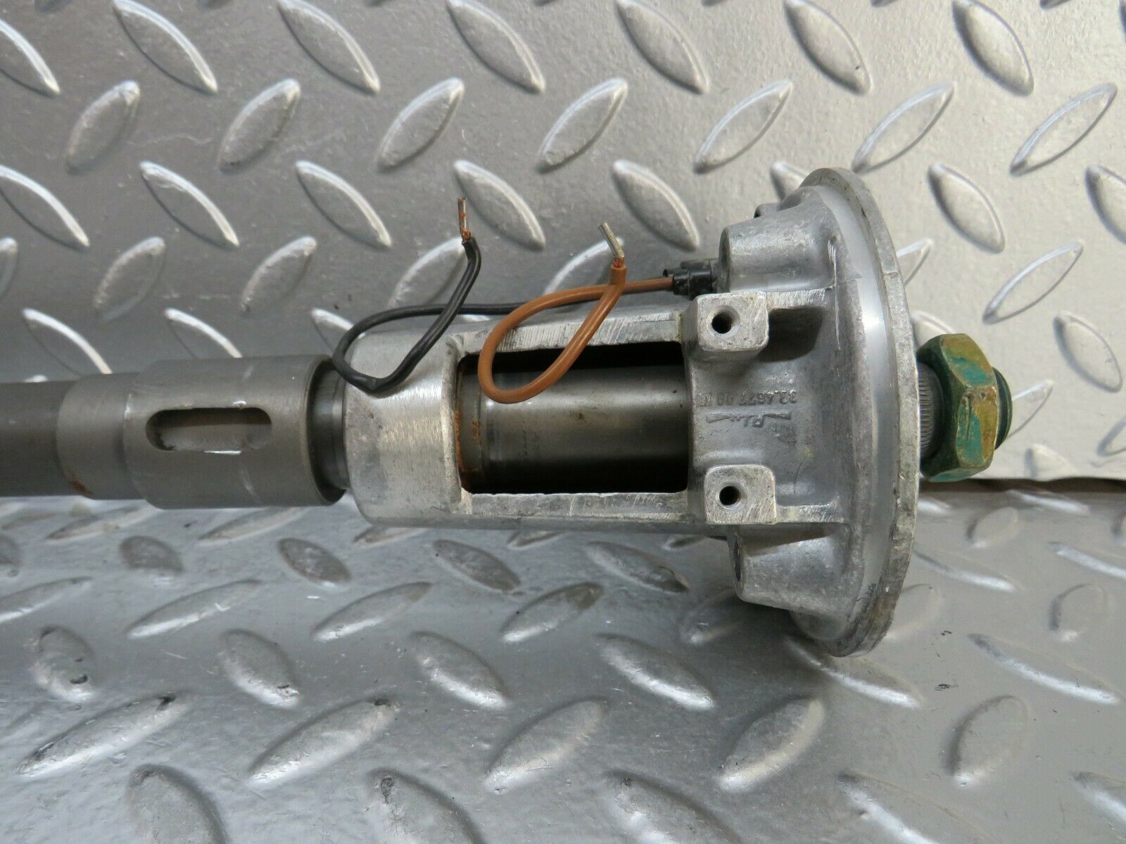 23844 Mercedes-Benz C107 450SLC Coupe Steering Column Shaft