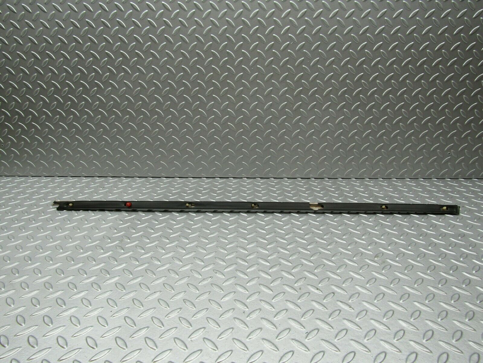 3335 Mercedes-Benz W115 220D Centre Door Chrome Trim Front Right